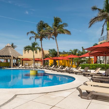 Camino Real Veracruz Exteriér fotografie Pool at the Sheraton Nha Trang Hotel & Spa Resort