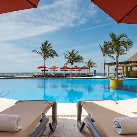 Camino Real Veracruz Exteriér fotografie Pool at the Iberostar Grand Hotel Bávaro