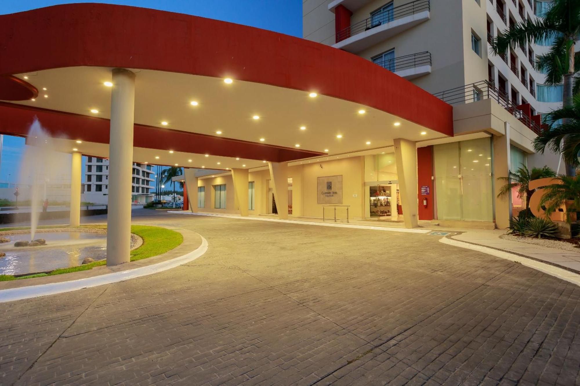 Camino Real Veracruz Exteriér fotografie Entrance of the hotel